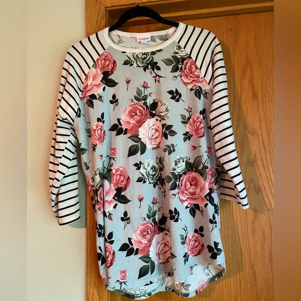 floral lularoe randy raglan tee size medium